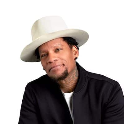 D.L. Hughley in St. Petersburg