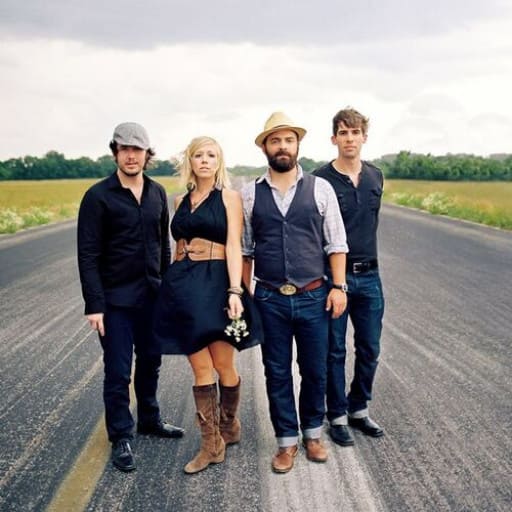 Drew Holcomb And The Neighbors in St. Petersburg