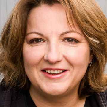 Jackie Kashian in St. Petersburg