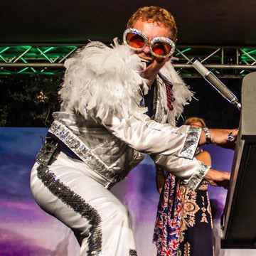 Kenny Metcalf As Elton in St. Petersburg
