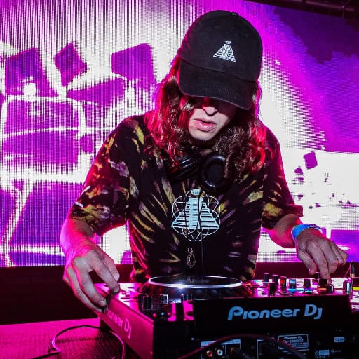 Vibe Emissions St. Petersburg Tickets